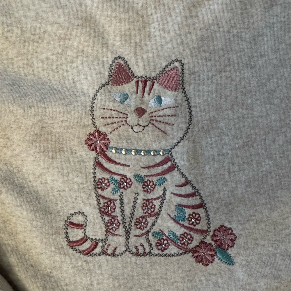 Embroidered Grandma Cat Sweater Beige and Pink Size Medium - Picture 2 of 4